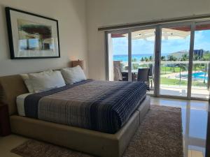 Mareazul Luxury ocean view penthouse and private beach club