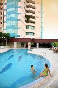 Swimming pool, Imperial Hotel in Miri