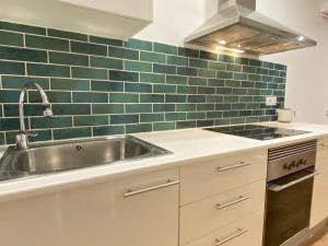 Lovely New apartment 20 minutes from Barcelona center.