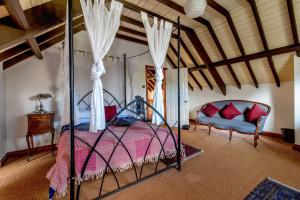 Stunning baptist chapel with concert piano, pets welcome