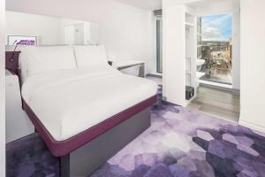 Premium Plus room in YOTEL Glasgow