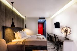 Junior Suite with Patio room in 360 Degrees