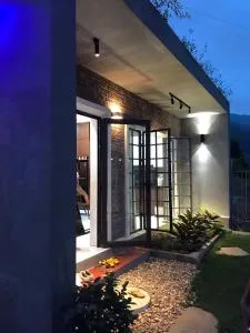 Tự Viện Xanh Villa - 和平