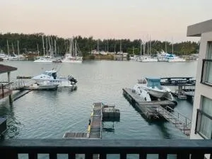 Waterfront 2 Bedroom Apartment - Alton