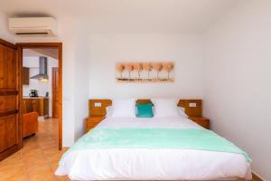 One-Bedroom Apartment with Terrace (ground floor) room in Mater S'Hort