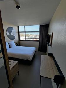 Hotels B&B HOTEL La Rochelle Centre Les Minimes : photos des chambres