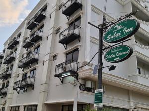 Sabai Inn nearby Central Marina