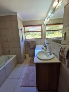 Kaya Cabhozi at 306-on-HeightsRoad