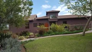 Kaya Cabhozi at 306-on-HeightsRoad - 塞吉菲尔德