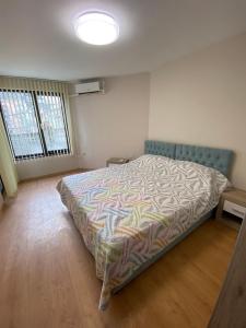 VINTAGE - A Top Centre