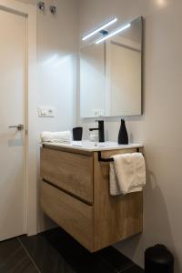 PISO DE DISEÑO CON VISTAS A LA RIA.