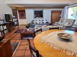 Kaya Cabhozi at 306-on-HeightsRoad