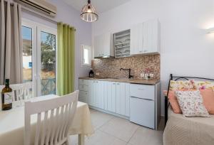 Niriides Luxury Studios