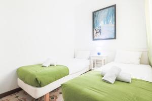 Be barcelona arco del triunfo sunny colors 2