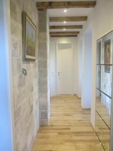 Apartments and Rooms Teona