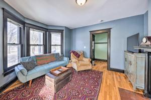 Newly Renovated Home Close to Dtwn Lawrence!