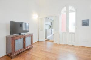 Right House Splendid Harbour View