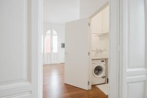 Right House Splendid Harbour View img19