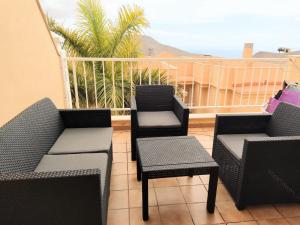 OceanBlue Modern king size 1 Bedroom Apartment with Seaview and Terrace