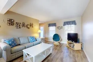 Cottages on Whites Creek -- 6 Caroline - Lynn Lee Village Mobile Home Park