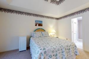 Cottages on Whites Creek -- 6 Caroline