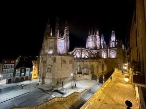 Atuaire Home Balcón con Vistas a la Catedral de Burgos