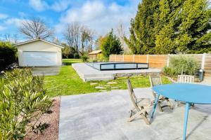 Maisons de vacances Modern family house with a furnished terrace swimming pool and parking : photos des chambres