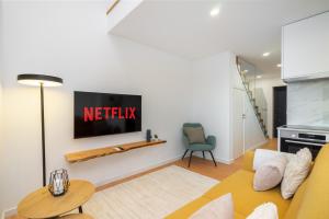 WHome Riverside View Premium Apartment w AC & Terrace