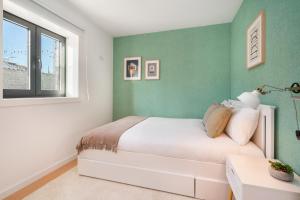 WHome Riverside View Premium Apartment w AC & Terrace