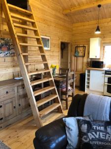 The Chalet @ Giltar Grove Country House