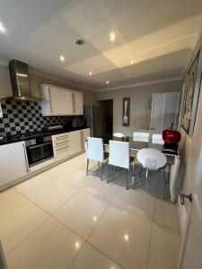 WEST END -Stunning, 2 bedroom, main door flat with private parking