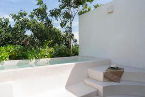 Modern 2BR Penthouse Concierge Gated community