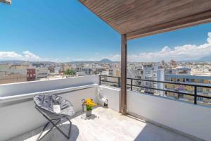 Penthouse Studio in Centre with SeaView