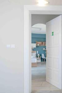 Penthouse Studio in Centre with SeaView