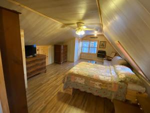 Charming studio in-law on Great East Lake