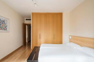 Two-Bedroom Deluxe Apartment room in Barcelona Apartment Villarroel