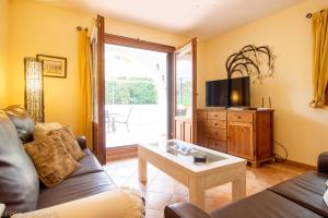 (ROU002) Cómoda Casa con Puerta a la Piscina