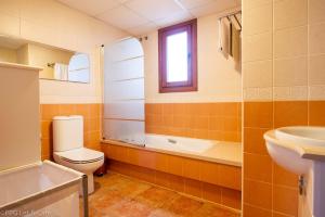 Poolside Townhouse - Sleeps 6 - ROU02