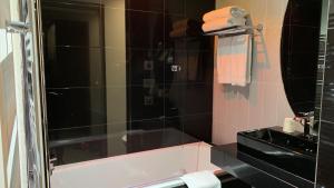 Hotels Hotel Le Canberra : photos des chambres