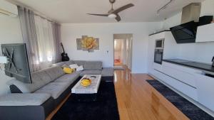 Modern Sea View Penthouse - on the Beach