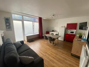 Appartements Joli T2 dans une maison de village : photos des chambres