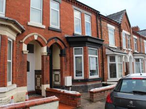 Townhouse PLUS @ 282 Walthall Street