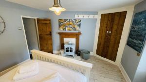 Lily Cottage - Chic yet Traditional with Lovely Garden Space