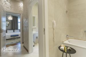 Deluxe King Studio with City View room in Villa Promenade