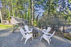 Pet-Friendly Cabin Minutes to Gig Harbor! - Longbranch