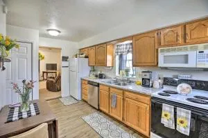 Akron Apartment with Balcony - Hunting Nearby! - 苏城
