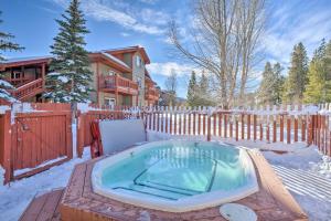 Balcony and Hot Tub Access Modern Breck Escape!