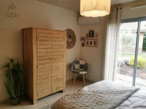 B&B / Chambres d'hotes Villa Font Vive - Chambres d'hotes eco-responsables - Cuisine partagee et calme absolu ! : Chambre Supérieure Lit Queen-Size