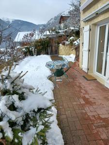 Appartements PLEIN SOLEIL appartement avec GARAGE pour SKI TROIS VALLEES et CURE THERMALE : Appartement