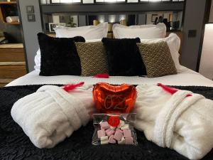 Appartements Suite romantique et insolite avec spa proche de Toulouse : photos des chambres